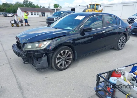 2015 Honda Accord Sport z USA, uszkodzony, nr VIN 1HGCR2F59FA209520